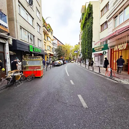 Besiktas 2 Beds شقة *